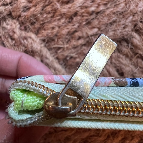 Mercury Duo Floral Tissue/Small Items Pouch - Picture 3 of 5